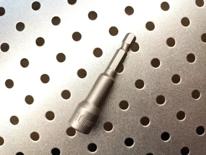 Nasadka z magnesem do wkrętarki HEX 1/4" 10 mm długa 65 mm Cr-V JOBIextra